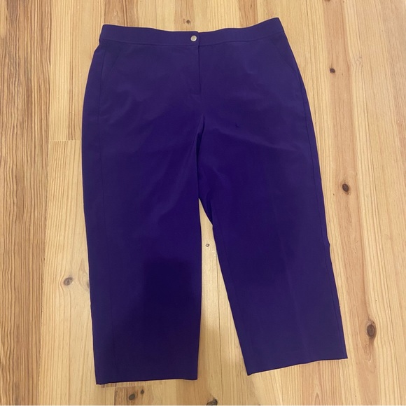 Chicos Weekend crop pants - Picture 1 of 3